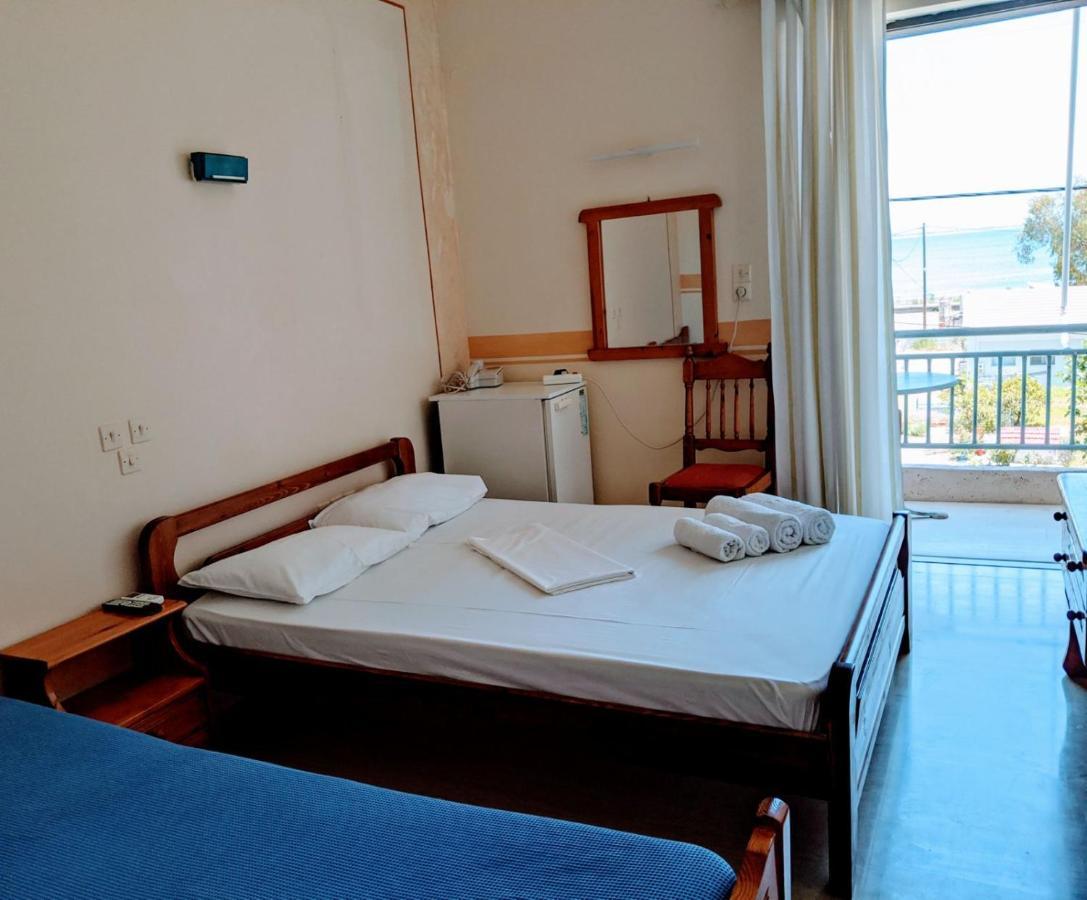 Hotel Ionio Katakolo Exterior photo